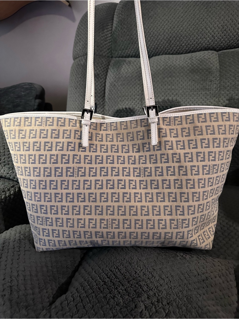 Beautiful Fendi Blue Brown Tote - Picture 4 of 13